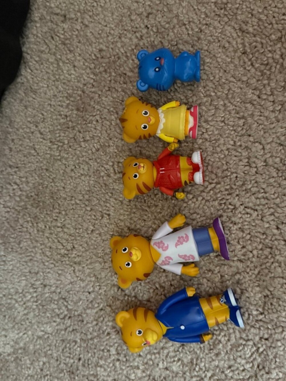 5 like new Daniel tiger characters